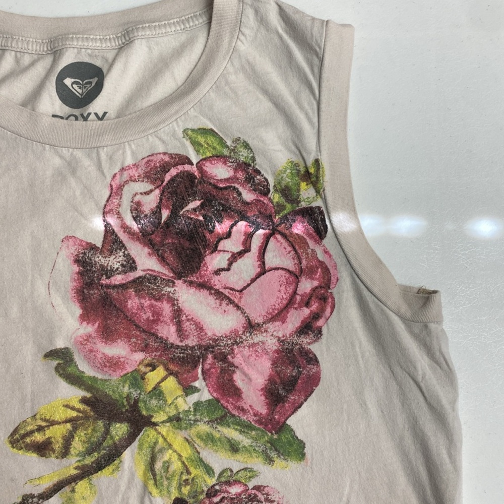 ⭐️ Roxy sleeveless tee tan w/pink roses, Large